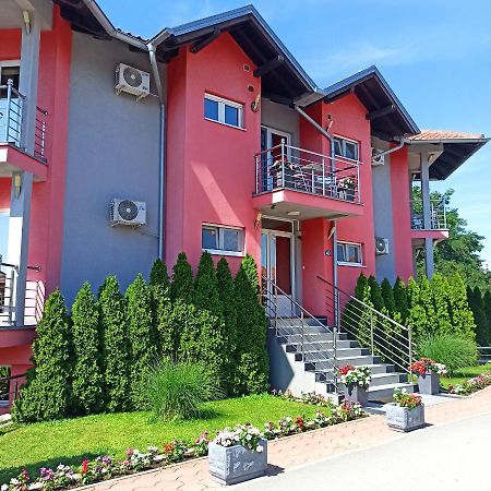 Stela Et Luna Veliko Gradište Exterior foto